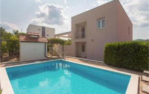 3 Bedroom Stunning Home In Dugopolje